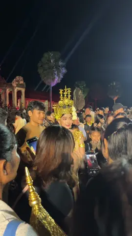 មនុស្សអីស្អាតខ្លាំងយ៉ាងនិង ❤️ គ្រាន់តែញញឹមដាក់ខ្ញុំចង់ដួល🤭❤️❤️#sithynika🌸🍀 