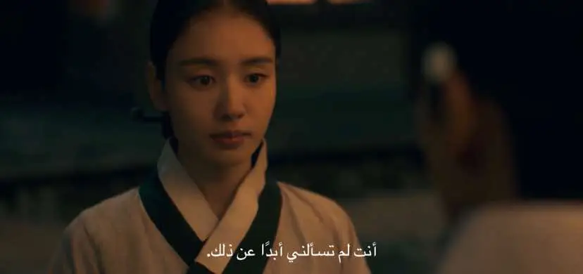 هذا المشهد يصور التصرف السوي الصحيح اللي لازم يتم التصرف فيه مع أي شخص تم الإعتداء عليه أيًا كانت صورة هذا الإعتداء، ماقدرت أتخطى هذا المشهد وهذة الفكرة، فكرة أن المعتدي هو النجس وسلوكه هو القذر، الضحية نقية، بريئة من أي إتهام، ولو أن غالب المجتمعات تفعل بالعكس مع الأسف💔 من أعظم الأفكار اللي تم طرحها ومناقشتها عدة مرات في الدراما هي هذة الفكرة، وحبيت تسليطهم للضوء عليها لعدة شخصيات مع إختلاف أحوالهم🙏🏻 #أعز_مالدي #mydearestkdrama #مسلسلات_كورية🇰🇷 #mydearestpart2 #اقتباسات_كيدراما #اقتباسات_كوريه #كيدراما 