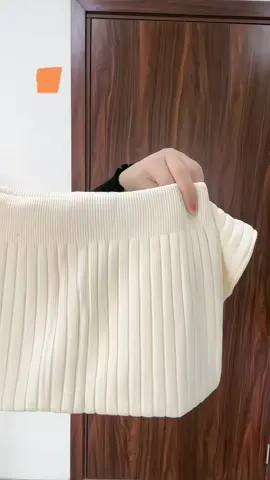 💃🏻💃🏻Chân váy len dài 75cm có xẻ tà cực sang choảnh và ấm áp đã comeback đủ màu cho các nàng rồi đây nha!!! #chanvaylennu #chanvaylenxeta 