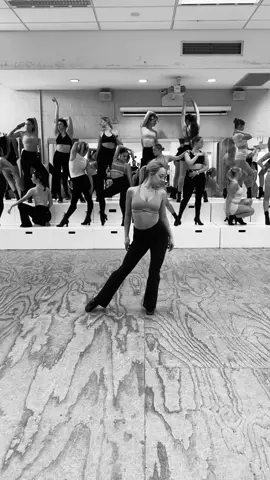 These three 😍😍 #patrickschoolofthearts #performingarts #melbourne #musicaltheatre #dancers #dancersofinstagram #fulltimetraining #fulltimedance #fulltimedance #choreography #burlesque #rehearsals #tertiaryarts #tertiaryartstraining #artseducation #express  