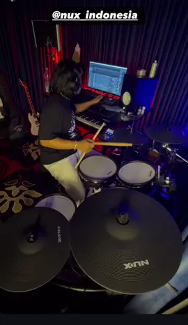 Tambah kece aja uda satu ini 😍#prasteguh #keren #musikviral #drummer 