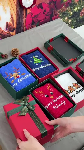 Thinking what to gift for Christmas? Check out our personalised towel! 💖 variety of colours and design to choose from 🥹💖🎄 #christmasgift #christmas #fyp #fypシ゚viral #tualasulam 