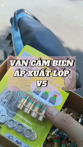 bộ 4 đầu van dùng cho 2 xe máy hoặc 1 oto siêu tiện lợi  #cambienapxuatlop  #cảm_biến_áp_xuất_lốp 