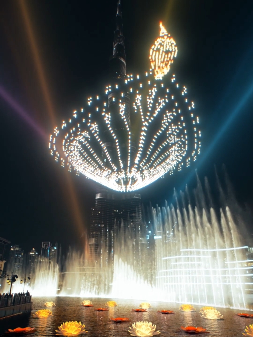 Diwali drone show in Dubai!🪔✨ #diwalidubai #Diwali #droneshow #burjkhalifa