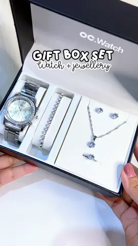 Cantik gift set macam ni 😍, ada 5 items tau dalam box ni. . Sesuai dijadikan hadiah untuk birthday, anniversary or etc, boleh bagi dekat someone atau diri sendiri ✨ #giftideas #giftbox #giftboxmurah #surprisegift #setjamtanganwanita #watch #necklace #jewellery #trendingvideo 