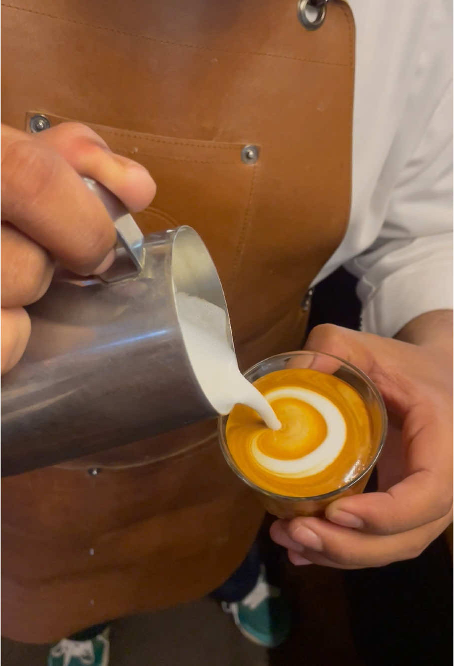 ❤️✨ #baristalife #latteart #rosseta #fypシ #coffeeaddict #barista #storydicafe #storytentangkopi 