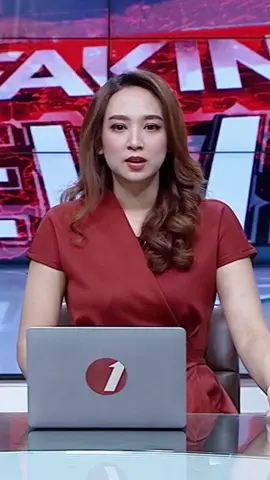 tragedi kecelakaan yang terjadi di Tol Pemalang, mobil cargo milik Roasalia menghantam mobil jurnalis TV ONE menyebabkan 3 Kru meninggal dunia. #tvonenews 