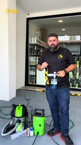 Apresentamos o Melhor Kit Hobbista da SL!  Se você é apaixonado por cuidar do seu carro, não pode perder essa oportunidade! Nosso kit inclui: Lavadora C04: Potência e eficiência para uma limpeza impecável. Aspirador Ecoclean Lite: Leve, prático e super eficaz. Sistema de Engate Rápido: Facilita a troca de acessórios, economizando seu tempo. A melhor SNOW FOAM do mundo: Espuma densa e poderosa para uma lavagem perfeita. E tem mais! Comprando agora, você ainda ganha dois brindes incríveis: 1 B-Soft: um APC de limpeza multiuso.  1 Bocal de Extratora: Ideal para uma limpeza profunda dos estofados. Não perca essa chance de ter o melhor kit para cuidar do seu carro!  Se você quer um kit desse, digite aqui frete grátis que o link vai chegar no seu direct! #detailing #PaixãoPorCarros #snowfoam