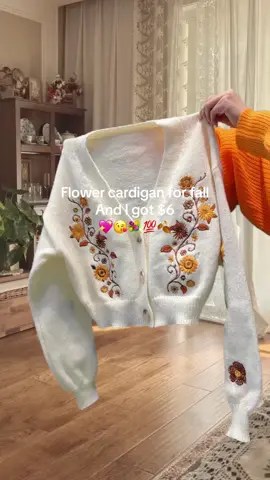 Super cute cardigan for fall💐😘💖#fyp #cute #falloutfits #cardigan #tiktokshopblackfriday #ncmryuanniversarysale #falloutfits #blackfridaydeals #spotlightfinds #flowers 