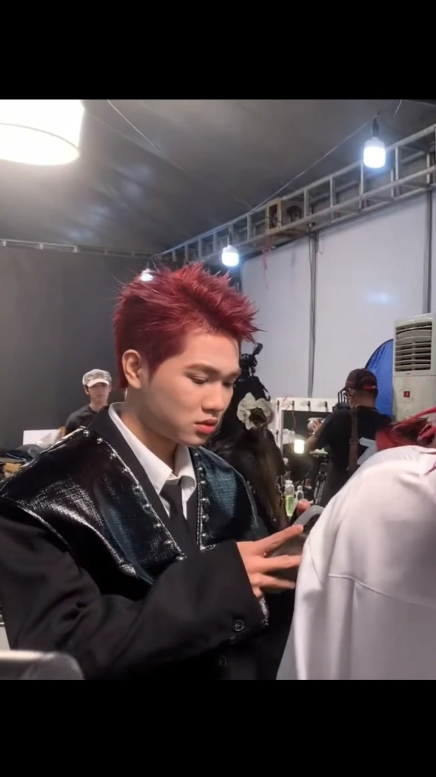 Outfit này của em nhìn bảnh zai quá #captainboy #concertanhtraisayhi #atsh #viral #tiktok #xuhuong 