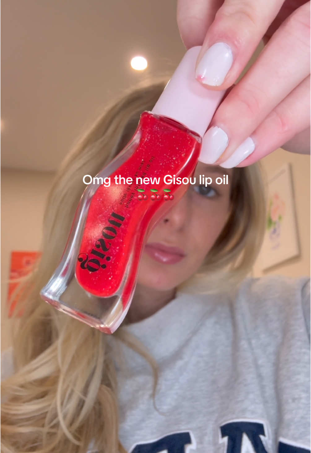 gifted by Gisou  I am obsessed this color is perfect🍒 @Gisou #gisou #honeyinfusedlipoil 