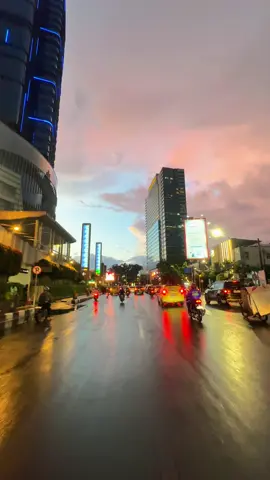 aku kamu dikala senja kota medan. #fyp #senja #senjamedan  #cinematicmedan #medan 
