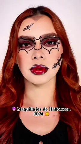 Happy Halloween 🎃🔮🍁 . Creaciones de este año… 💖 Murciélago 🦇  Calavera 💀  Beetlejuice 💚 Lydia Deetz ❤️‍🔥 Jessica Rabbit 🐰  Ursula 🦑 . #halloween #halloweenmakeup #makeuphalloween #beauty #makeup #maquillaje #shinebystar #moda #makeupartist #makeuptrends #beautybloggers #beautytips #beautyblog 