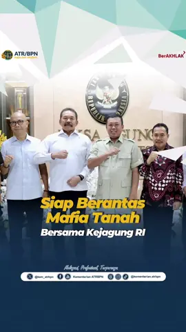 Halo #SobATRBPN, Menteri ATR/Kepala BPN, Nusron Wahid mengunjungi Kejaksaan Agung sekaligus bertemu dengan Jaksa Agung Republik Indonesia. Pada kesempatan ini Menteri ATR/Kepala BPN berkoordinasi untuk memperkuat kolaborasi dan komitmen bersama dalam memberantas mafia tanah. Simak selengkapnya pada video berikut ya, Sob☝🏼 #IndonesiaLengkap #ATRBPNKiniLebihBaik #ATRBPNMajudanModern #MelayaniProfesionalTerpercaya
