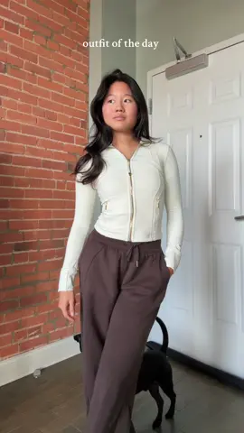 @lululemon define jacket and wide leg scuba pants are my fall uniform at this point 🤍🧸✨🤎  #ootdinspo #outfitinspo #outfitoftheday #fallfashiontrends #fallaesthetic #wfh #aesthetic 