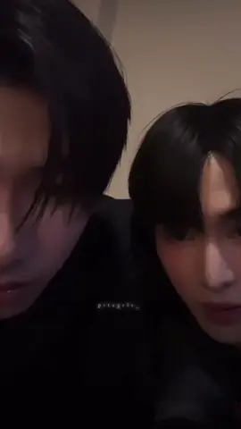 bapak Tanapon yang posesif ini sedang bertarung dengan komentar warganya 😂 #perthppe #perthtanapon #santapp #perthsanta #perfect10liners @PERTHPPE @santa.pp 