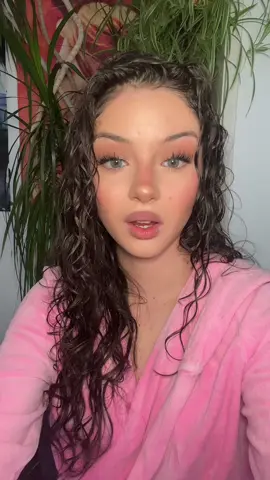 bin wirklich so sauer, dass ich die schlechten gene abbekommen hab🙄🙄 #woistlena #berlin #brauneaugen #blaueaugen 