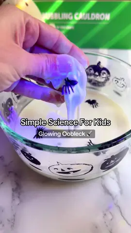 Glowing Oobleck 🔦 an easy science experiment that’s perfect for kids and families this Halloween! #science #kidsactivities #kiwico #oobleck #scienceexperiments #scienceforkids #LearnOnTikTok 