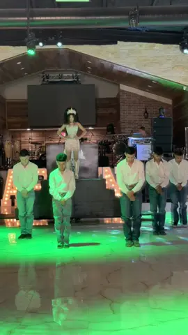 Marlyns surprise dance ✨🔥👑 #huapango 
