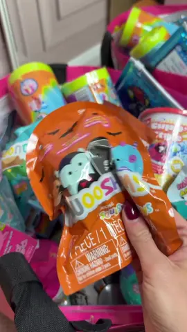 Replying to @Loly💋 Happy Halloween, now you see why I had to do it in 2 videos 🙈🎃🦇 #gemmasummeropens #asmr #foryou #squooshems #asmrotyunboxing #halloweensquishmallows #squishmallows #surprisetoy #toytok #toybag #asmrunboxing #squooshemsopening #uktoyunboxer @Squishmallows 