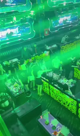 只是在听音乐😀🎵🎶 #st #stt #story #sad #buon_tam_trang💔 #sadstory #xuhuongtiktok #xuhuong #buồn #chill #bar 