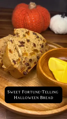 Irish Halloween Sweet Bread #halloween #History #Recipe #spooky #celtic #samhain #fall #harvest #pumpkinspice #historytok #historybuff #cooking #fyp #HistoryTime #historical