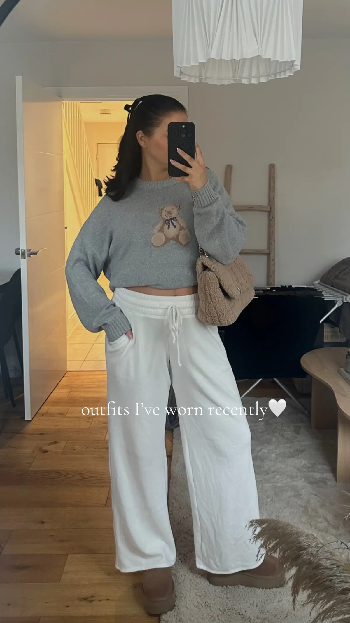 trying to style this ever growing bump is becoming hard🥲