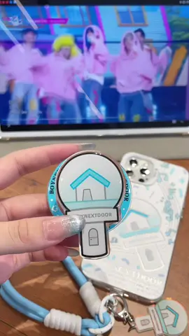 Onedoor! Look at thisss👋👋 -Kpop Lightstick Phone Case  -kpop Idols MagSafe Grips  #boynextdoor #onedoor #kpop #kpopfyp #kpoptiktok #kpopers #sungho #riwoo #jaehyun #taesan #leehan #woonhak #kpopfypシ #kpopstan #kpopfan 