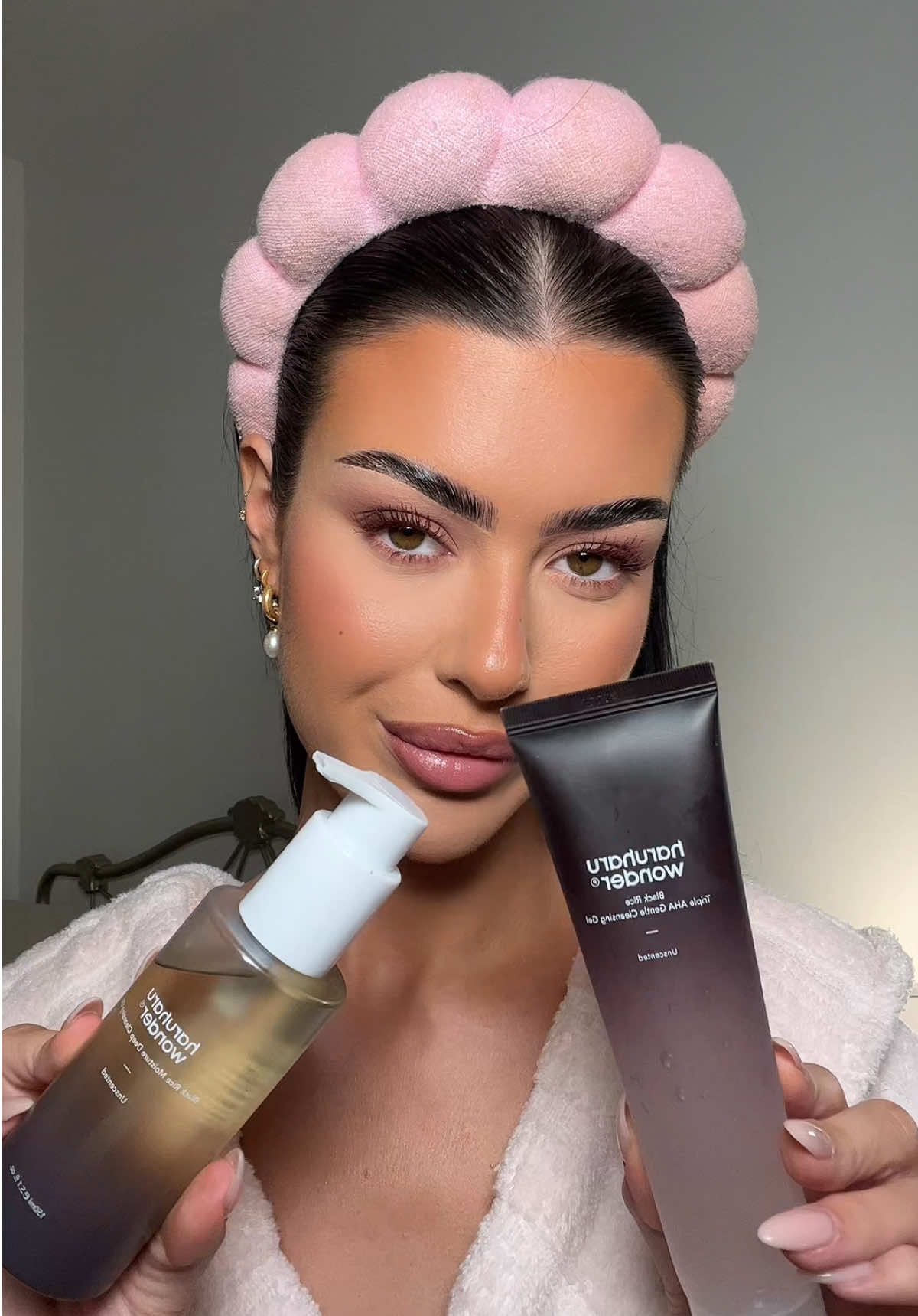 Get unready with me using haruharu wonder to double cleanse✨🥥 this two-step cleanse reduces impurities whilst nourishing and hydrating my skin✨🎀 @haruharuwonder_official #haruharuwonder #grwm #skincare #skincareroutine ad