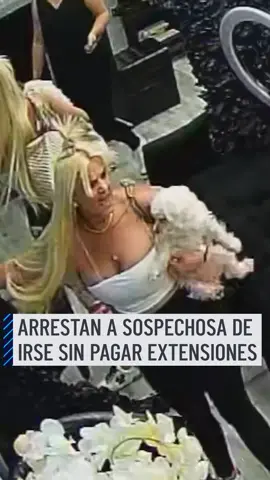 La policía arrestó a una mujer que presuntamente se fue sin pagar un servicio de extensiones en una peluquería de Miami-Dade. “Se pintó el pelo de negro para que no la reconocieran, por lo menos no disfrutó el rubio tan lindo que le había quedado”, dijo la dueña del salón tras ver la foto policial de la mujer. La sospechosa fue arrestada el miércoles por el incidente ocurrido el 6 de septiembre en el salón Yanka’s Hair Extension ubicado en Miami. #miamidade #florida #miami