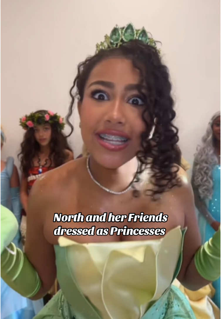 #northwest #disney #princesses #kylieqvs #fyp #foryoupage #halloween #beauty #goviral #costumes #viral @Kim and North 