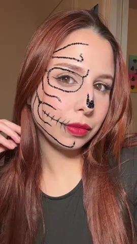 HAPPY HALLOWEEN 💀 #fyp #halloween #halloweenmakeup #spookyseason 