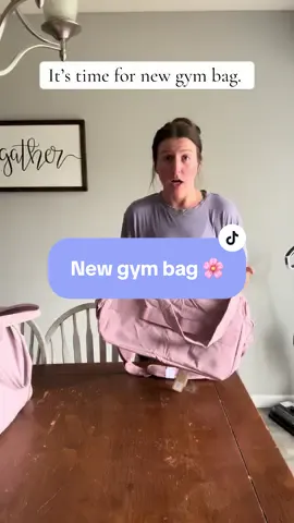 A new bag after 4 years? Yes please! #whatsinmybag #whatsinmygymbag #gymbag #weekenderbag #packmybag 
