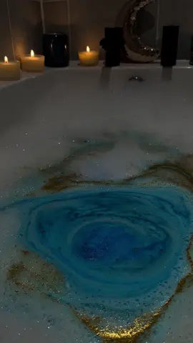 shining like a star ⭐️✨ #glitter #star #SelfCare #bath #aesthetic #bathbomb #skincare #routine #selflove #nightroutine #nightroutine #cleangirlaesthetic #lush 