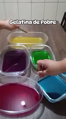 Gelatina de pobre 😋  . . . #gelatina #gelatinamosaico #gelatinacolorida #receita #foryoupagee #viral_video 