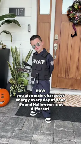 its Jack’s life and we’re all just livin in it #halloween #maincharacter #maincharacterenergy 