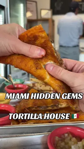 This is some of the best Mexican food in all of Miami 🇲🇽💯 • #mexicanfood #miami #miamifoodie #tacos #quesadilla #birria #southflorida 