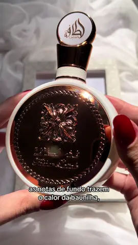 ✨Conheça o famoso perfume da sereia: Fakhar Rose, da Lattafa. Uma fragrância afrodisíaca e envolvente para quem ama notas florais e frutadas! 🌹✨ Disponível no frasco original de 100ml ou no decant de 5ml, para você experimentar antes de se apaixonar completamente. 💖 Garanta o seu e mergulhe nesse encanto! 🧜‍♀️💫  🔗Link do site na bio! #Perfume #PerfumeArabe #PerfumedaSereia #FakharRose #PerfumeLattafa #PerfumeAfrodisíaco
