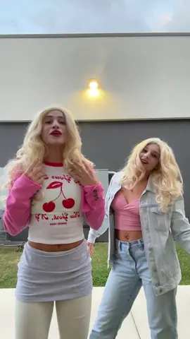 happy halloween💅🏼 #halloween #fyp #whitechicks #costume 