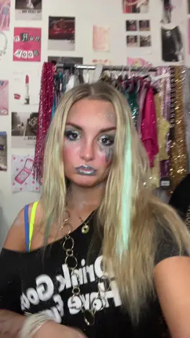 idk the words anymore but i lpve this song #kesha #halloween 