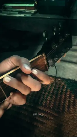 Bangunkan aku dari tidur panjangku, sadarkan aku dari mimpi tentangmu. #waliband #akusakit #coverlagu #coverakustik #gitaran #masukberanda #fypcover 