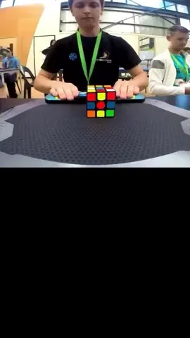 ルービックキューブで世界記録だした瞬間勃起する少年