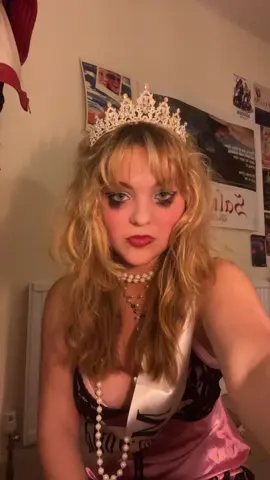 clubbing as courtney love is a freeing experience #courtneylove #courtneylovecostume #holeband #90s #halloween #halloweencostume 