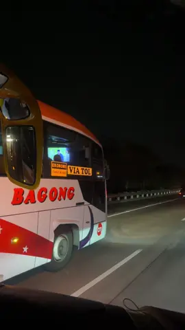 Umum e jam malam 🕺🏻 #sugengrahayu #sumbergroup #fyp #fypシ #xyzbca #hino #adiputro #jetbus5 #bismania #bagong #27trans 