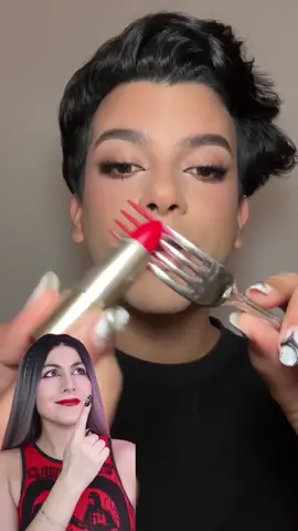 No siempre es tan fácil como parece 😅 Se animan a intentarlo? Los leo 👇🏻 #halloween #abailarconmaga #trend #halloweenmakeup #maquillaje 