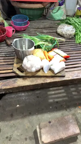 Gek pye kelakuane yangg ku ngono ki,,nrimo job jajan risol seng garap panggah aku#kulinertiktok #kulinerindonesia 