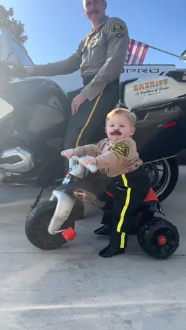 Like father like son 🤎💚  - - - #lasd #losangeles #lacountysheriff #deputysheriff #motor @Fisher-Price 