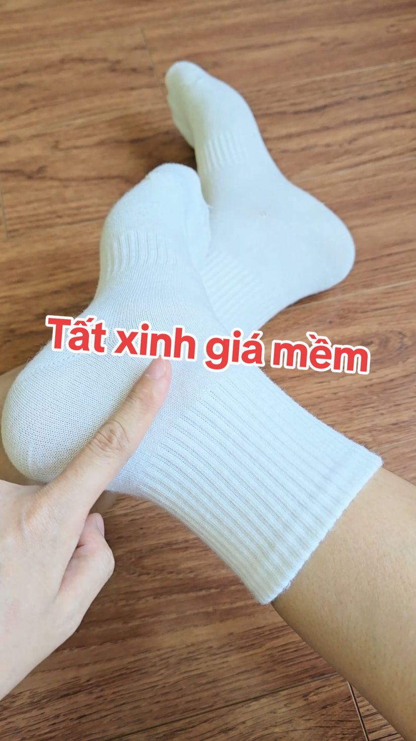 Tất Upper You giá mềm đi ổn có xù nhưng mình thấy chấp nhận được #tattrang #tatupperyou #tattrangcaoco #tattrangnam #tatden #upperyou #votrang #vocaoco 