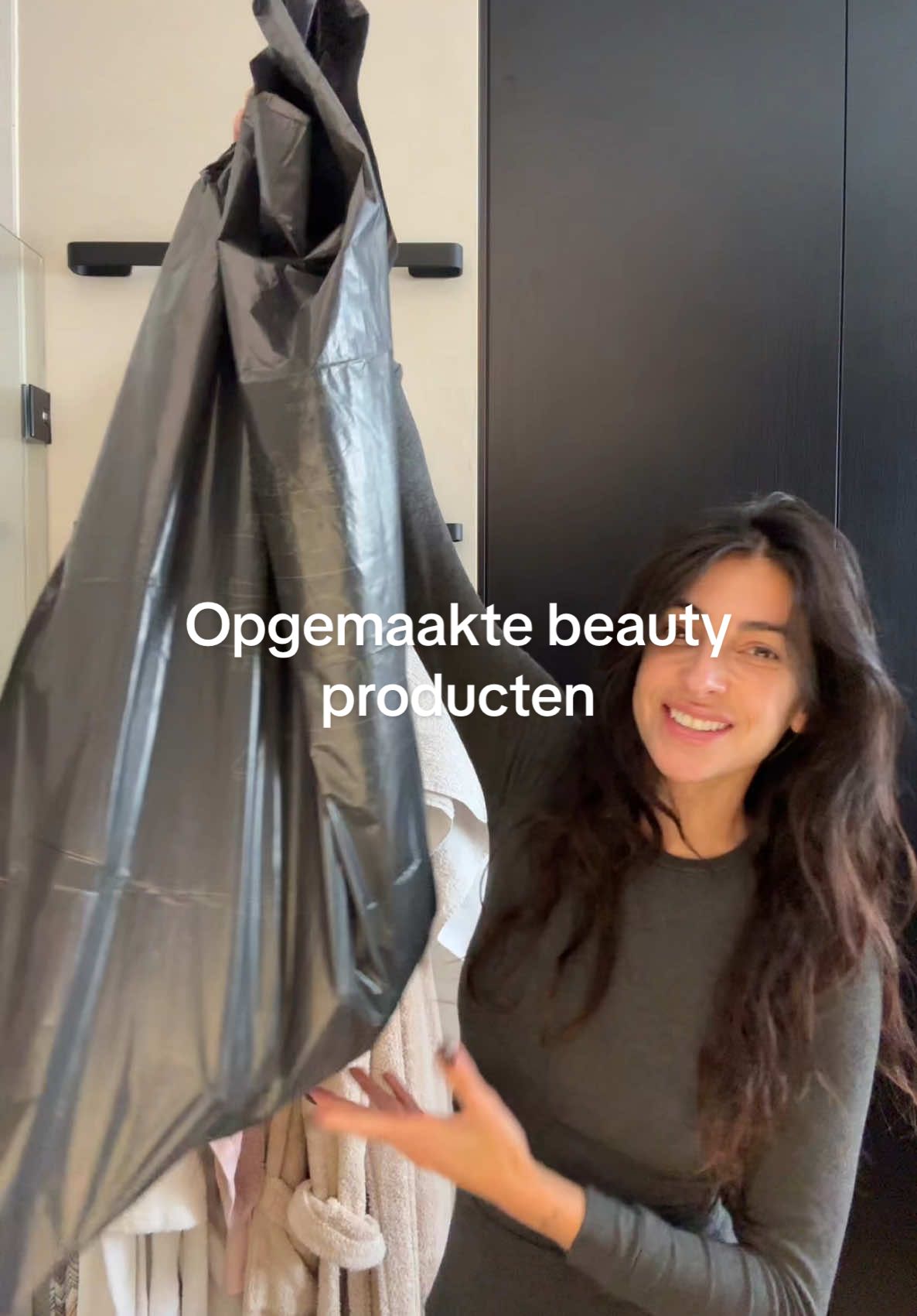 Opgemaaaakt op veler verzoek. Een hele grote dit keer 🤍🤍 #empties #beautyproducts 