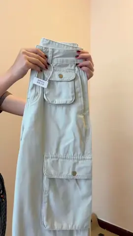 jeans cargo wanita... #jeanswanita #jeanscargowanita #jeanscargo #koreanstyle 